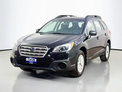 Used 2017 Subaru Outback 2.5i image 3