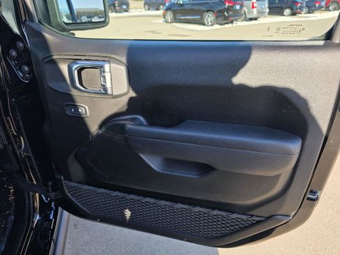 Used 2025 Jeep Wrangler Unlimited Rubicon 4xe w/ Convenience Group image 46