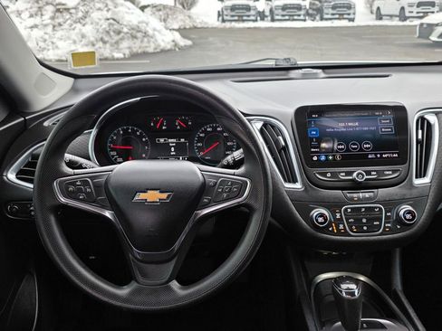 Used 2020 Chevrolet Malibu LT image 32