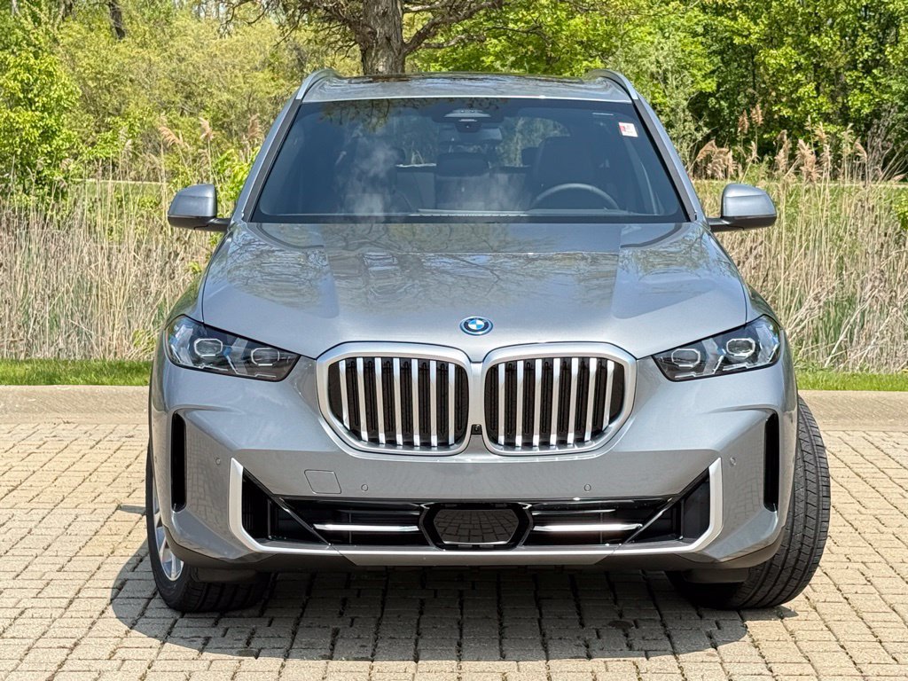 Used 2026 BMW X5 xDrive50e w/ Climate Comfort Package AWD/4WD image 4