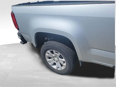 Used 2017 Chevrolet Colorado LT w/ LT Convenience Package image 12