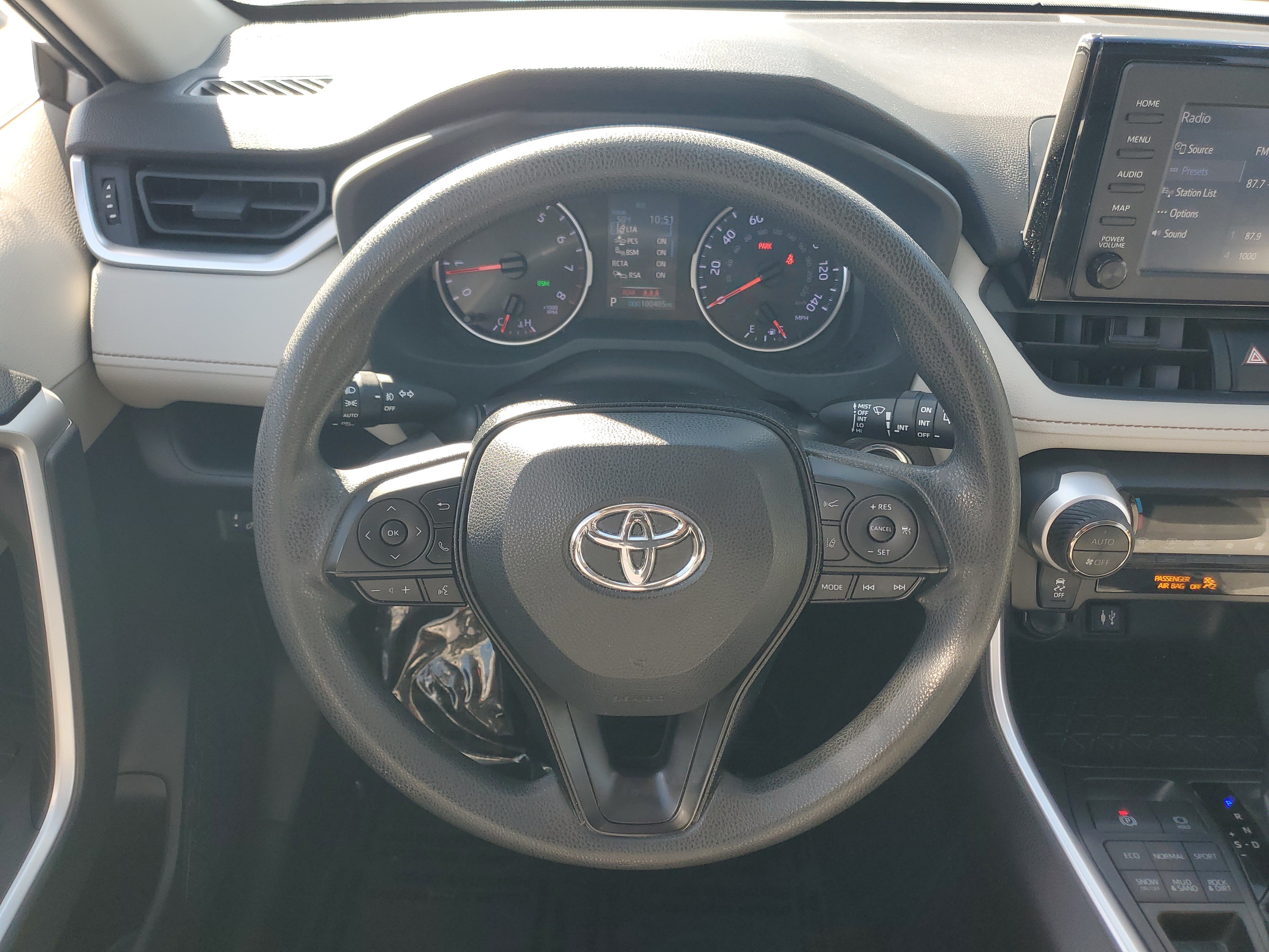 Certified 2019 Toyota RAV4 XLE w/ All Weather Liner Package AWD/4WD image 16