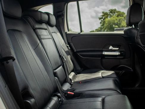 Used 2020 Mercedes-Benz GLB 250 w/ Premium Package image 18