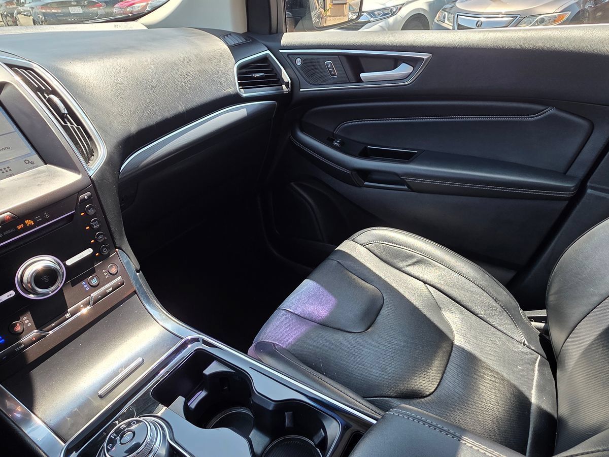Used 2019 Ford Edge Titanium w/ Equipment Group 301A FWD image 39