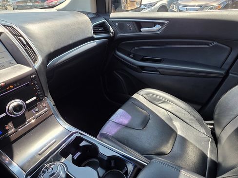 Used 2019 Ford Edge Titanium w/ Equipment Group 301A FWD image 39