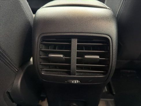 Used 2021 Ford Escape SE image 15