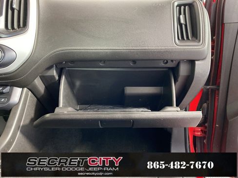 Used 2015 GMC Canyon SLT image 30