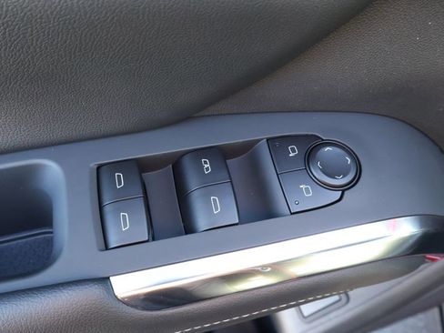 New 2026 Chevrolet Traverse LT image 17