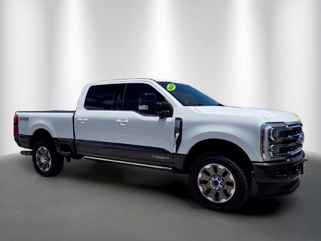 Used 2025 Ford F250 King Ranch w/ FX4 Off-Road Package AWD/4WD image 2