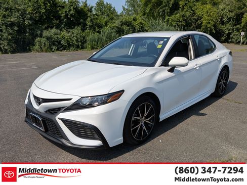 Used 2024 Toyota Camry SE w/ Cold Weather Package AWD/4WD image 7