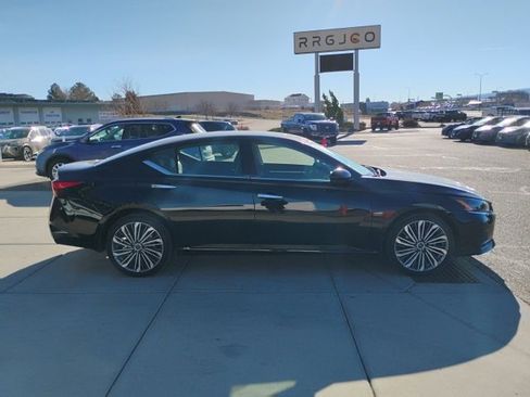 Used 2023 Nissan Altima 2.5 SL image 4