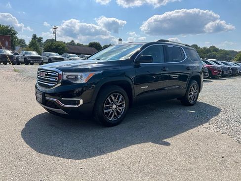 Used 2017 GMC Acadia SLT AWD/4WD image 4