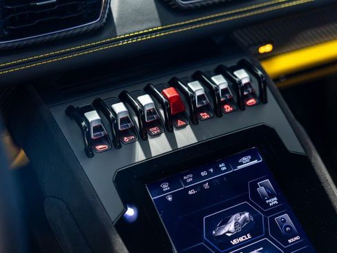 Used 2023 Lamborghini Huracan Tecnica RWD image 44