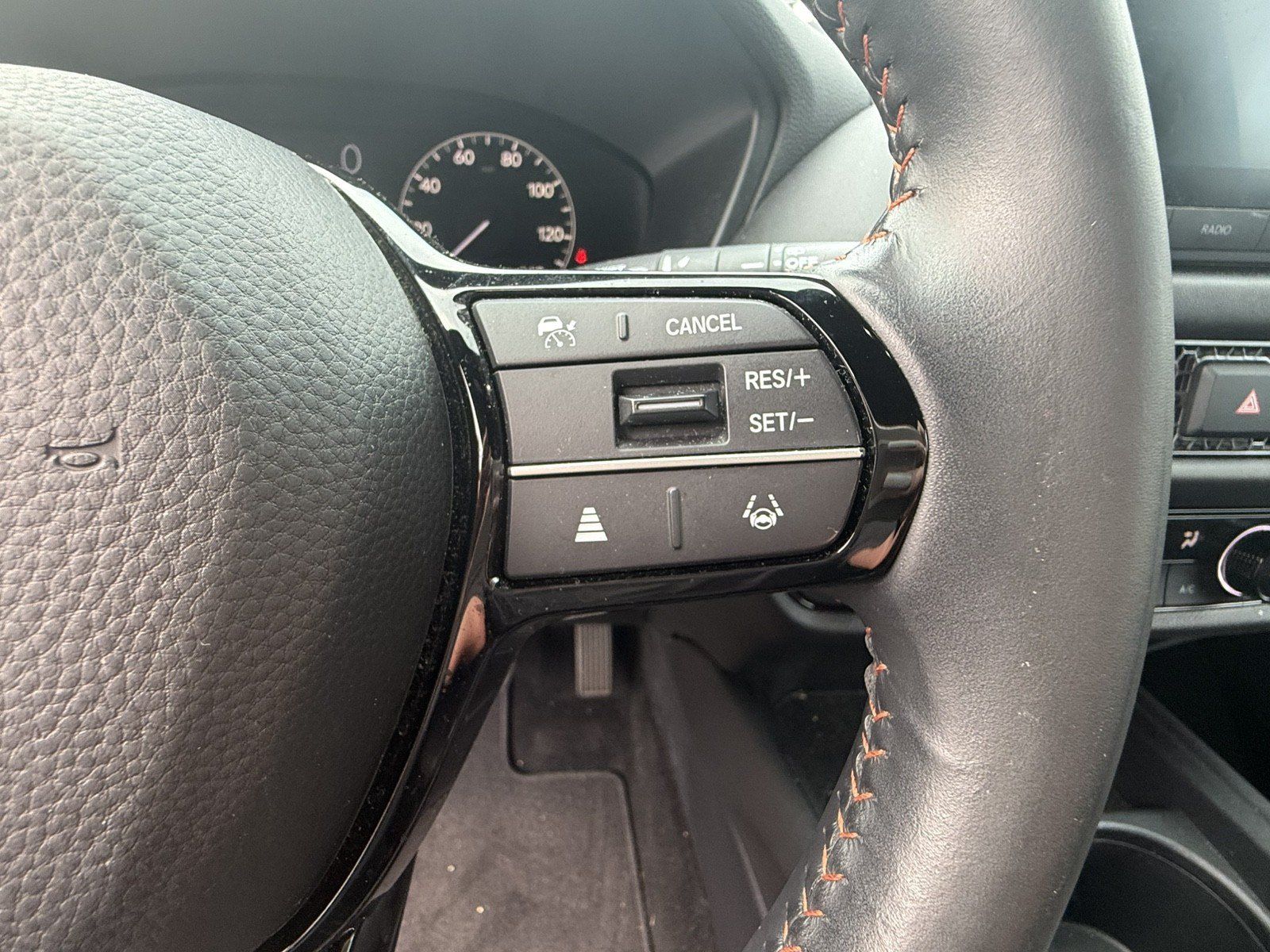 Used 2024 Honda HR-V Sport image 17