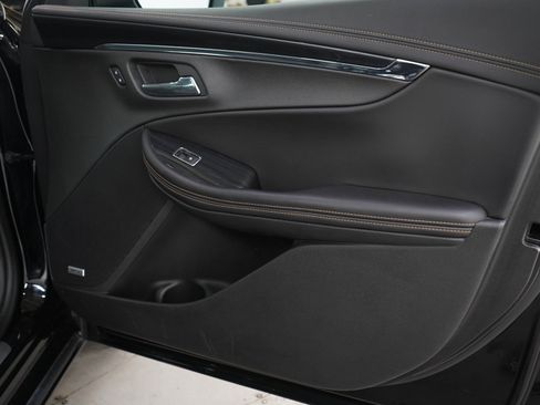 Used 2016 Chevrolet Impala LTZ w/ Enhanced Convenience Package FWD image 9
