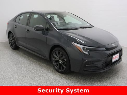 Used 2024 Toyota Corolla SE image 4