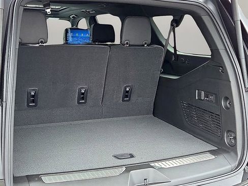 New 2026 Chevrolet Suburban Premier AWD/4WD image 11