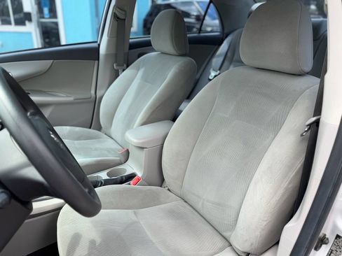 Used 2011 Toyota Corolla LE FWD image 13
