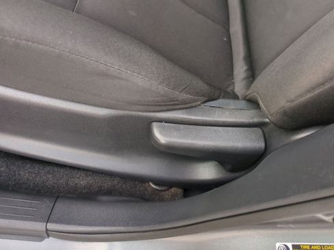 Used 2017 Nissan Versa S Plus image 17