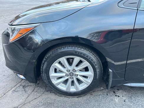 Certified 2025 Toyota Corolla LE image 28