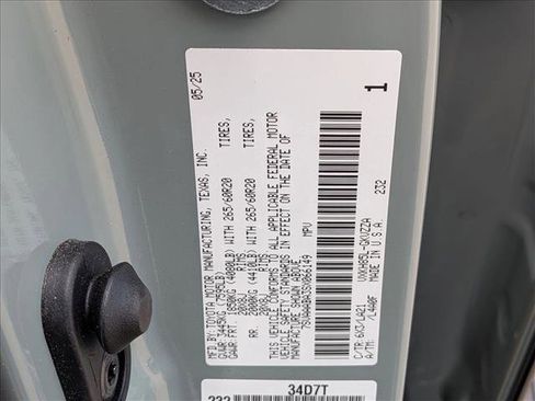 Used 2025 Toyota Sequoia Platinum image 18