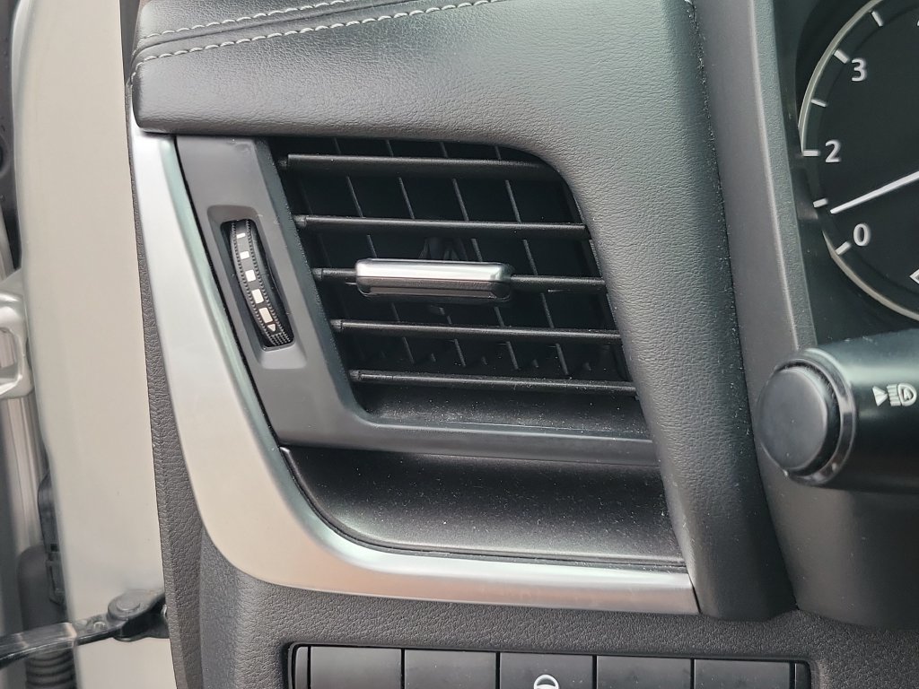 Used 2023 Nissan Rogue SV FWD image 32