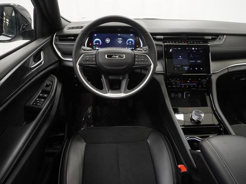 Used 2023 Jeep Grand Cherokee Altitude image 22