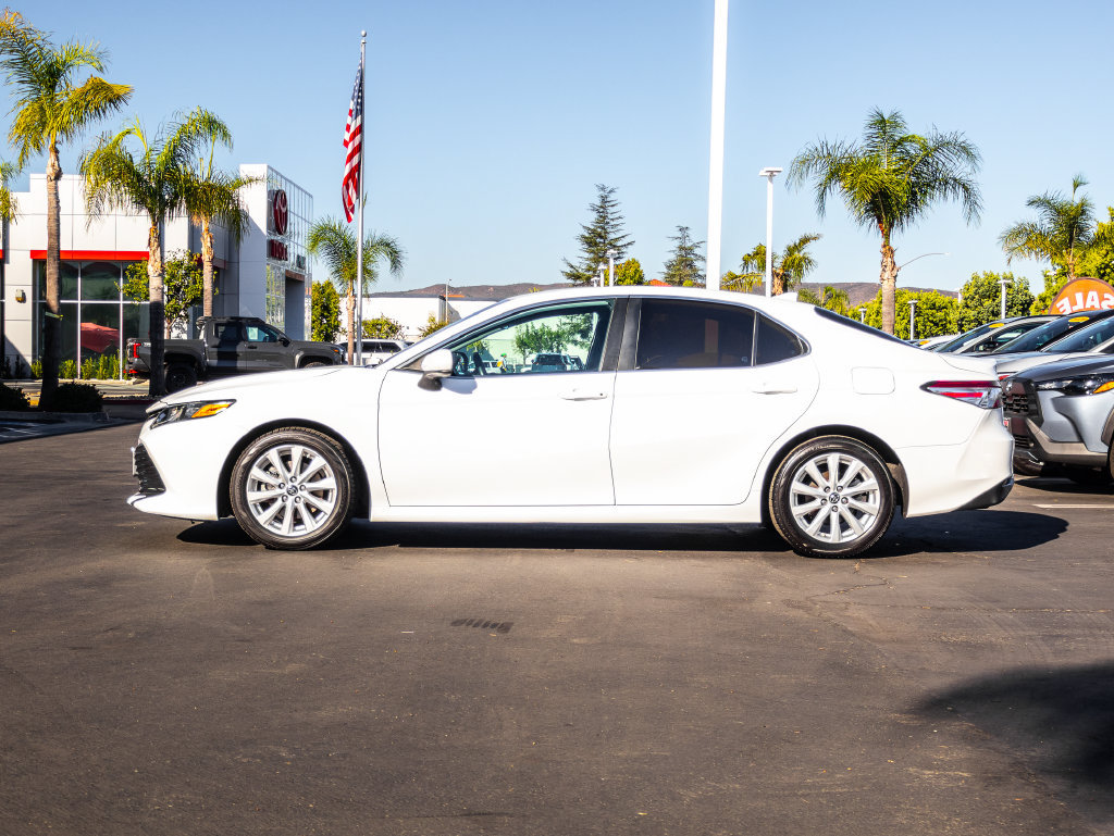 Used 2019 Toyota Camry LE FWD image 4
