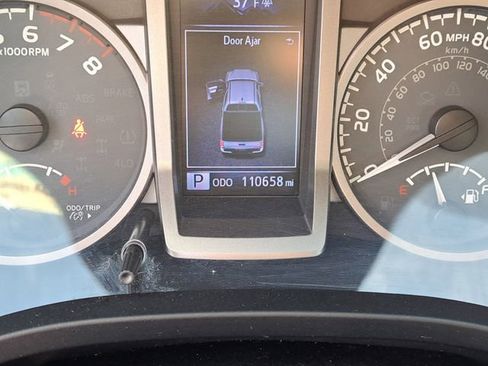 Used 2017 Toyota Tacoma SR5 image 8