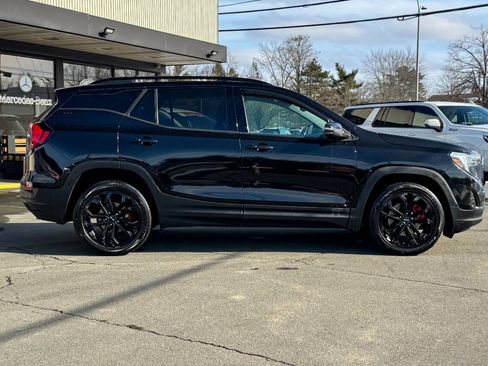 Used 2019 GMC Terrain SLE w/ Driver Convenience Package image 3