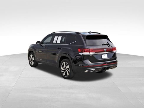 Used 2024 Volkswagen Atlas SE FWD image 3