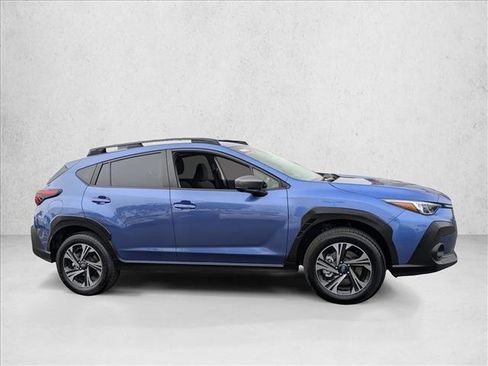 Used 2025 Subaru Crosstrek 2.0i Premium image 4