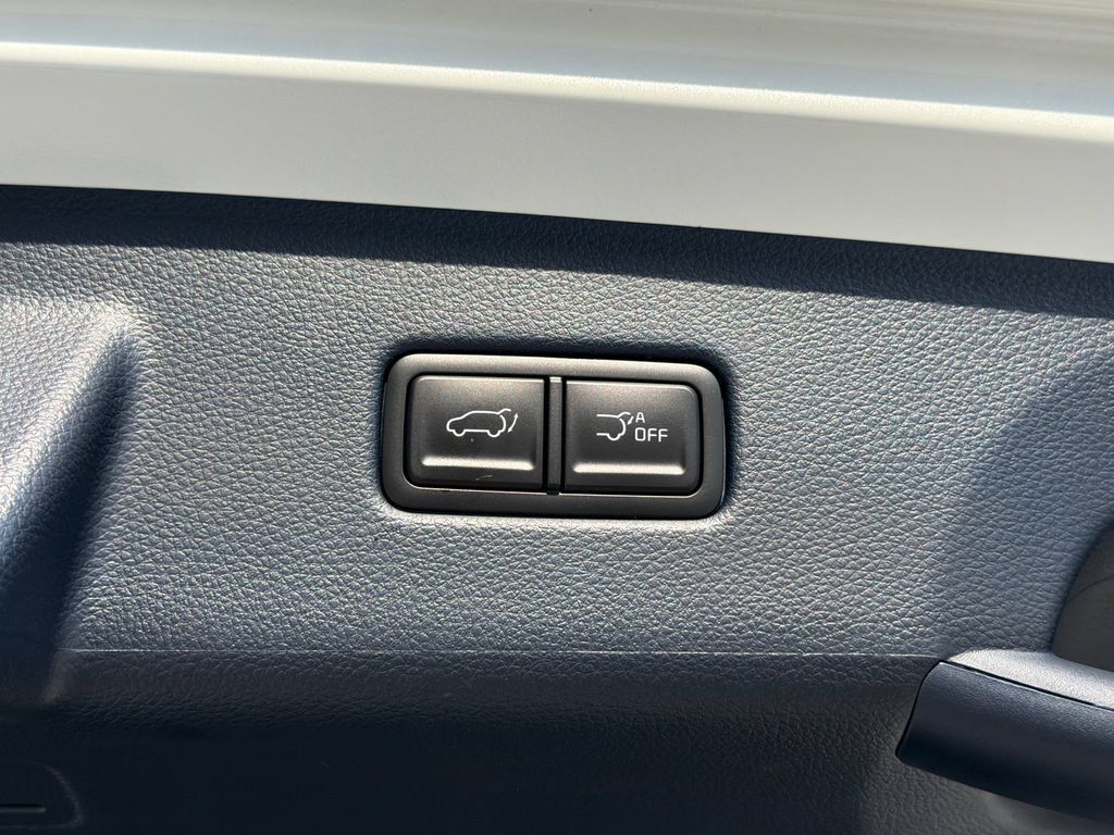 New 2027 Kia Carnival SX w/ Dark Edition Package FWD image 7