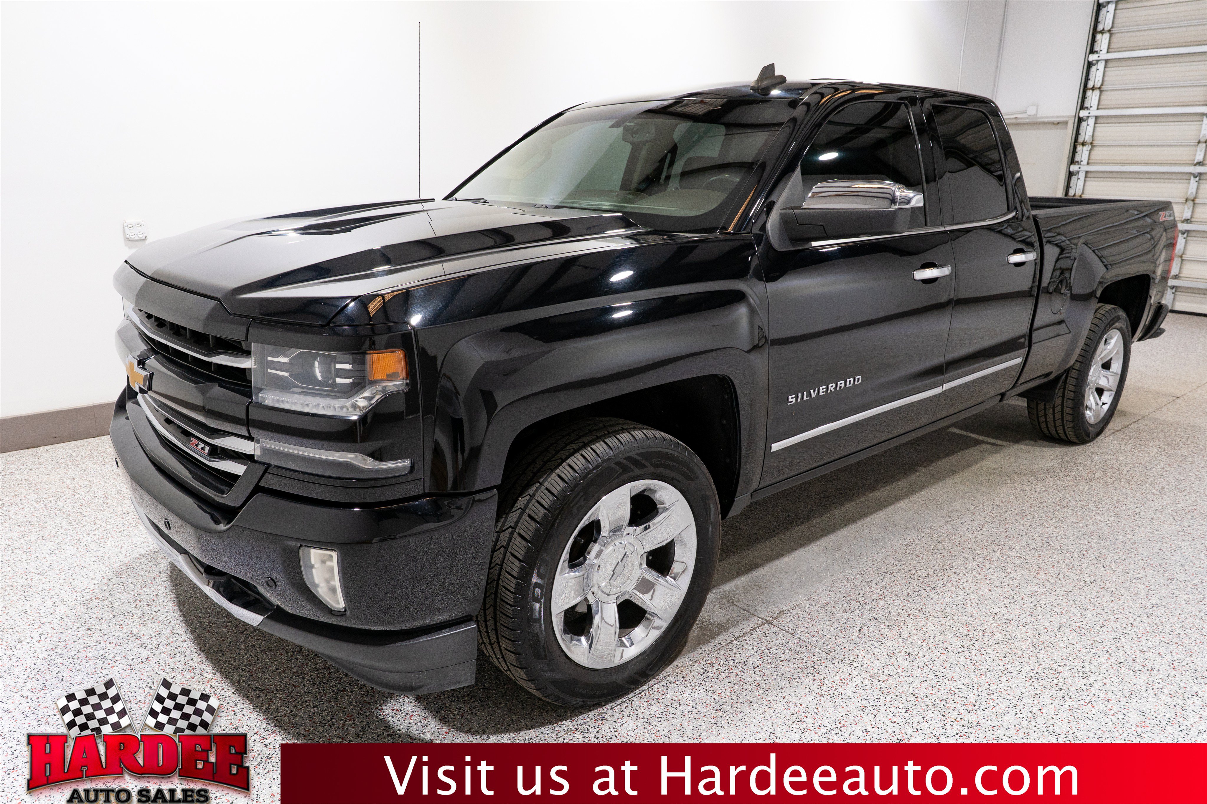 Used 2017 Chevrolet Silverado 1500 LTZ Z71 w/ LTZ Plus Package AWD/4WD image 2