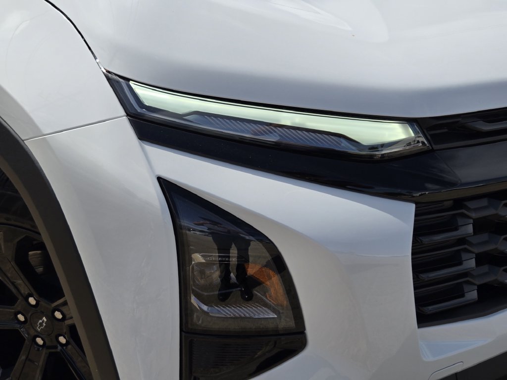 New 2027 Chevrolet Equinox LT w/ Midnight Edition FWD image 10