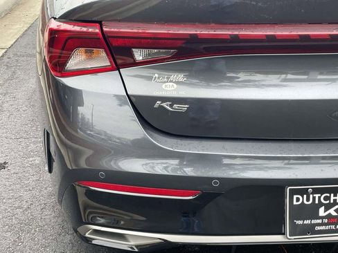 Used 2021 Kia K5 EX image 12