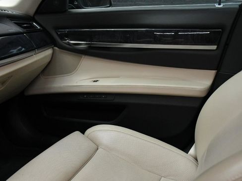 Used 2010 BMW 750Li xDrive image 29