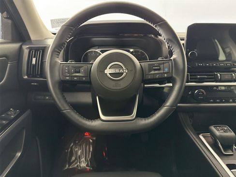 Used 2024 Nissan Pathfinder SL image 32