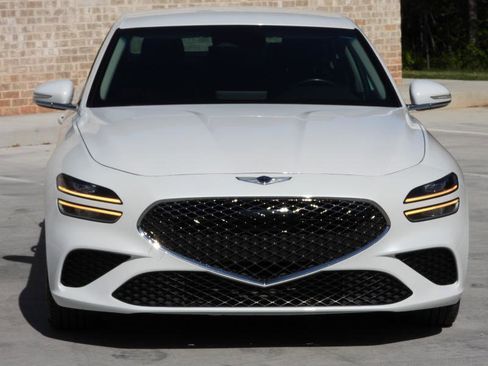 Used 2022 Genesis G70 2.0T RWD image 29