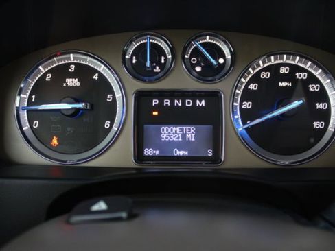 Used 2011 Cadillac Escalade Platinum image 19