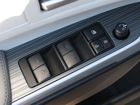 New 2026 Toyota Sienna XLE image 26