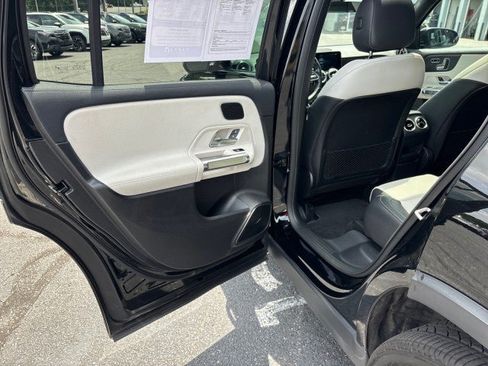 Used 2021 Mercedes-Benz GLB 250 image 31