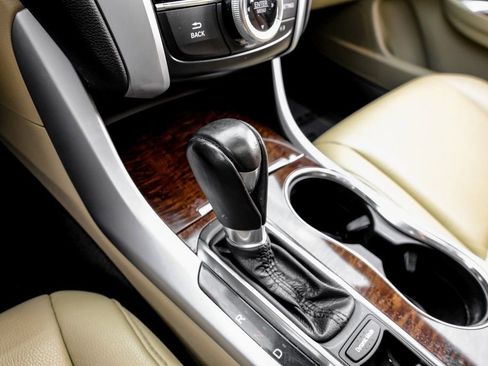 Used 2019 Acura TLX image 26