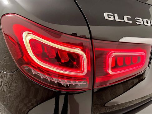 Used 2022 Mercedes-Benz GLC 300 image 27