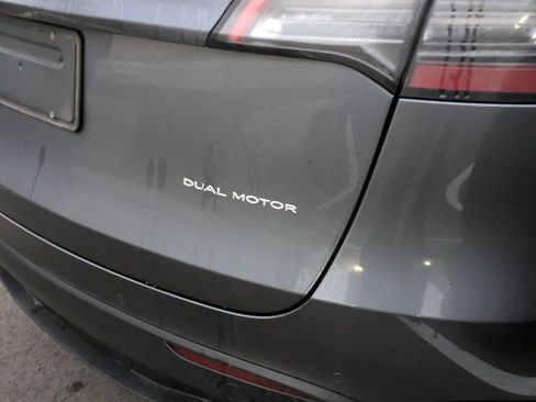 Used 2022 Tesla Model Y Long Range image 7