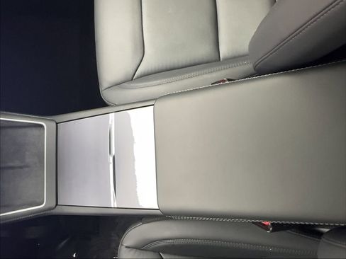 Used 2026 Tesla Model Y AWD image 38