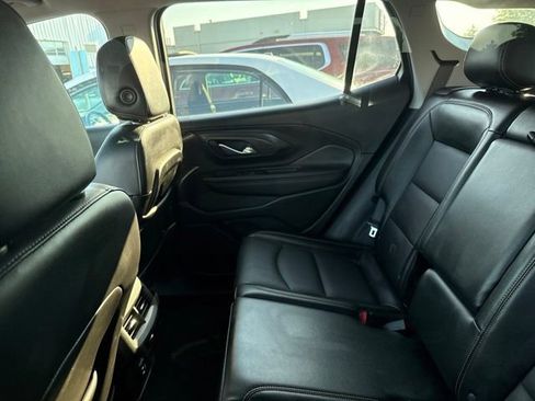 Used 2021 GMC Terrain SLT w/ Infotainment Package II FWD image 10