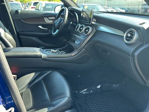 Used 2019 Mercedes-Benz GLC 300 4MATIC image 6