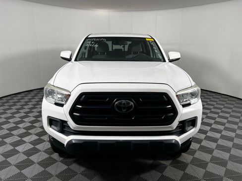 Used 2019 Toyota Tacoma SR image 2