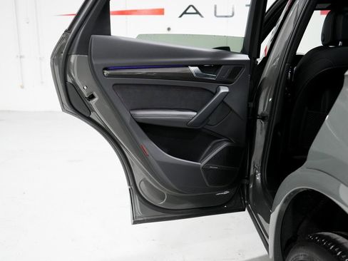 Used 2025 Audi SQ5 Premium Plus w/ Premium Plus Package image 31